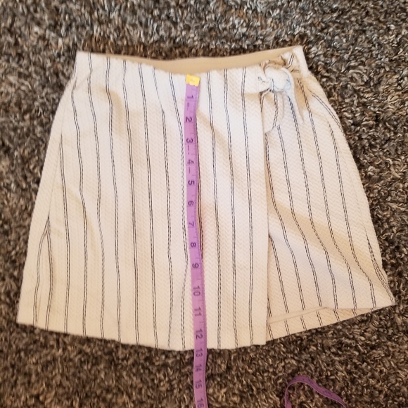 Used black and white stripes skort - Picture 2 of 4